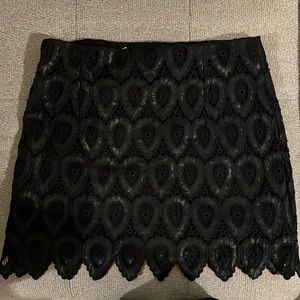 NEW BRAND EMBROIDERED MINI SKIRT BLACK SIZE LARGE